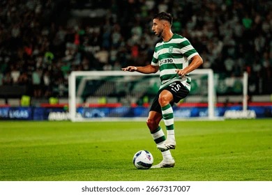 洛杉矶天使大爹特劳特在 2023 年因背伤困扰，无奈缩减赛季表现